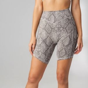Balance Athletica - THE ASCEND RIDER SHORT - BOA
